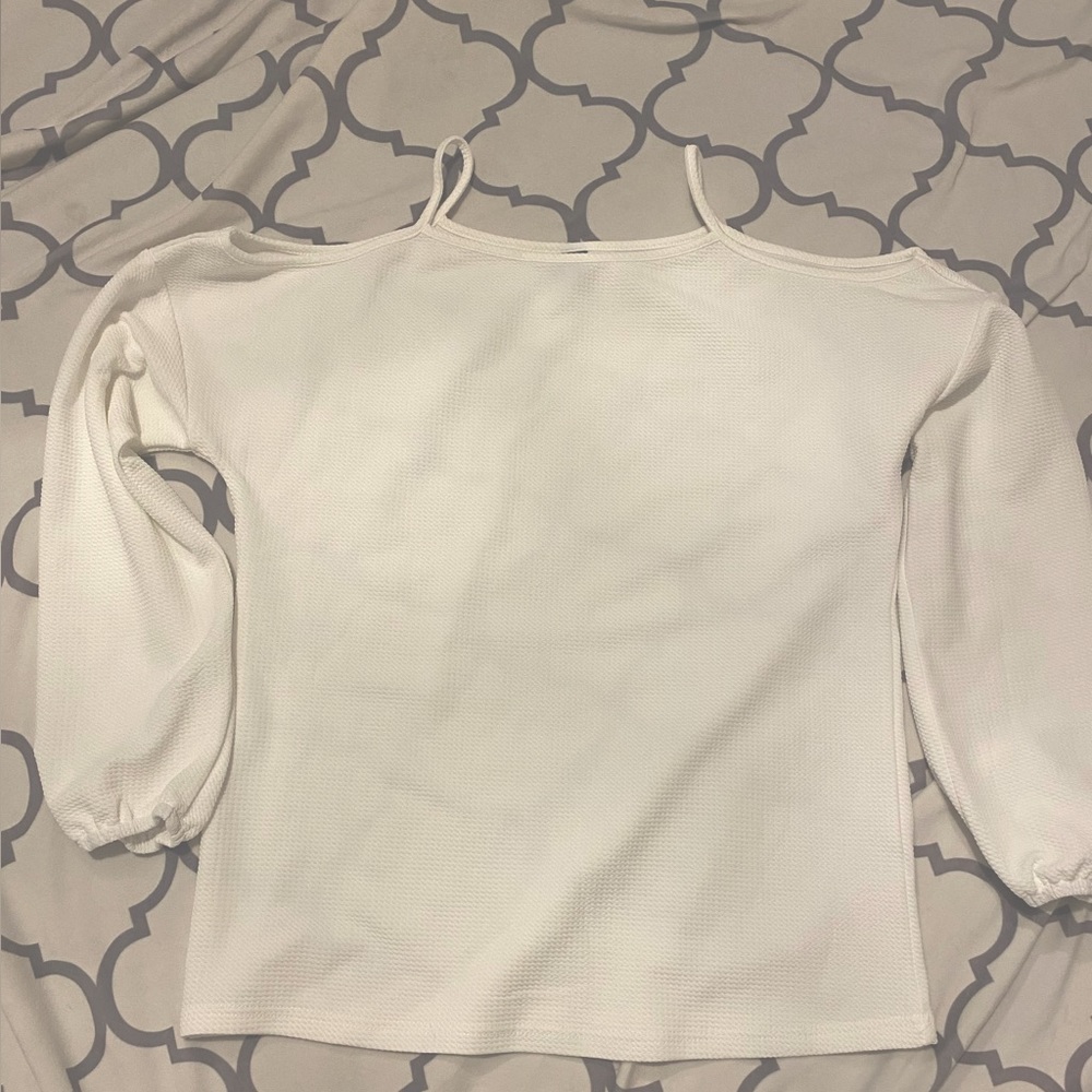 open shoulder top - Picture 2 of 2